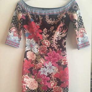 Pretty boutique fitted floral dress SZ Sm